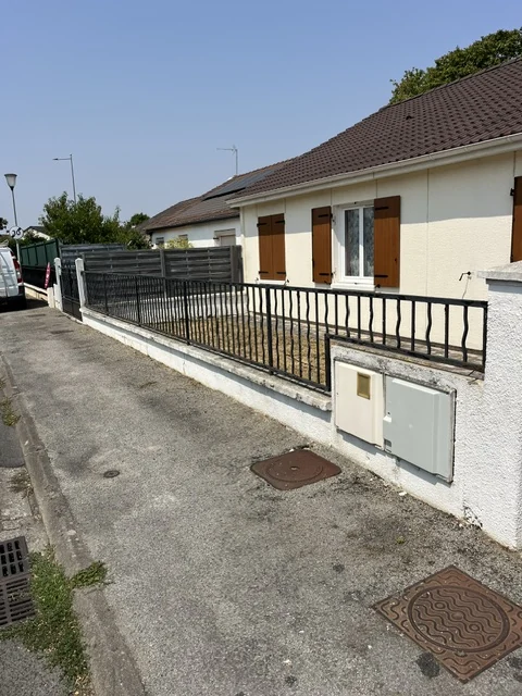 Devanture de maison avant rénovation